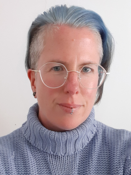 Rhiannon Davies headshot